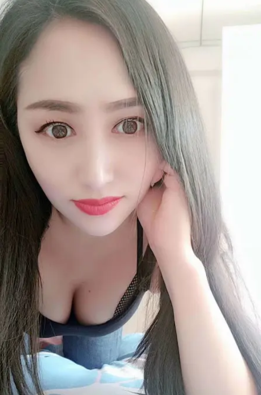 西门 轻熟女